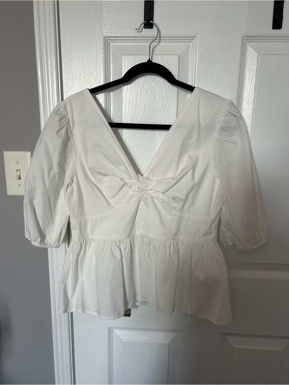 GAP White Knot-Front Peplum Top with Puff Sleeves, size L